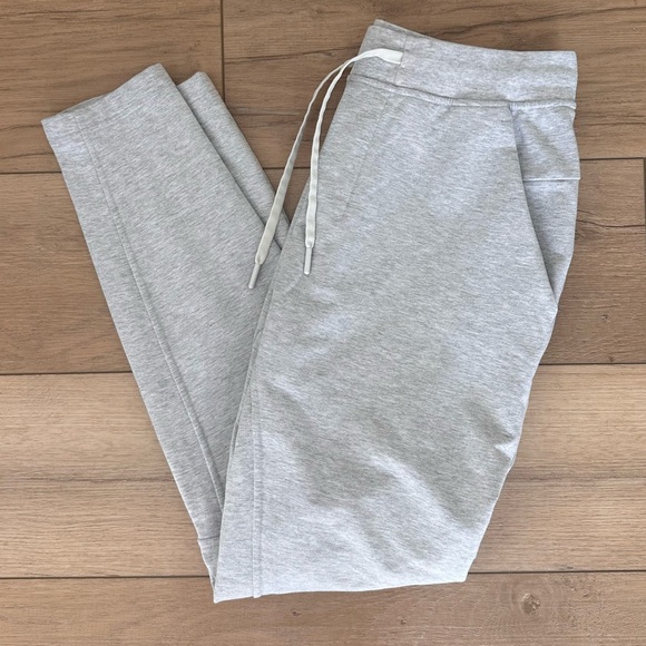 Men's Lululemon Smooth Spacer Jogger Regular in Heathered Grey - Picture 6 of 8